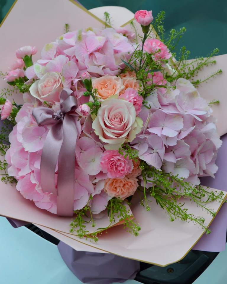 kwiaty, bukiety z kwiatów żywych, kompozycje kwiatowe