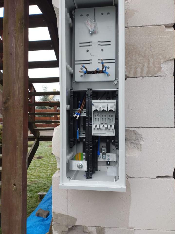 montaż, serwis instalacji elektrycznych