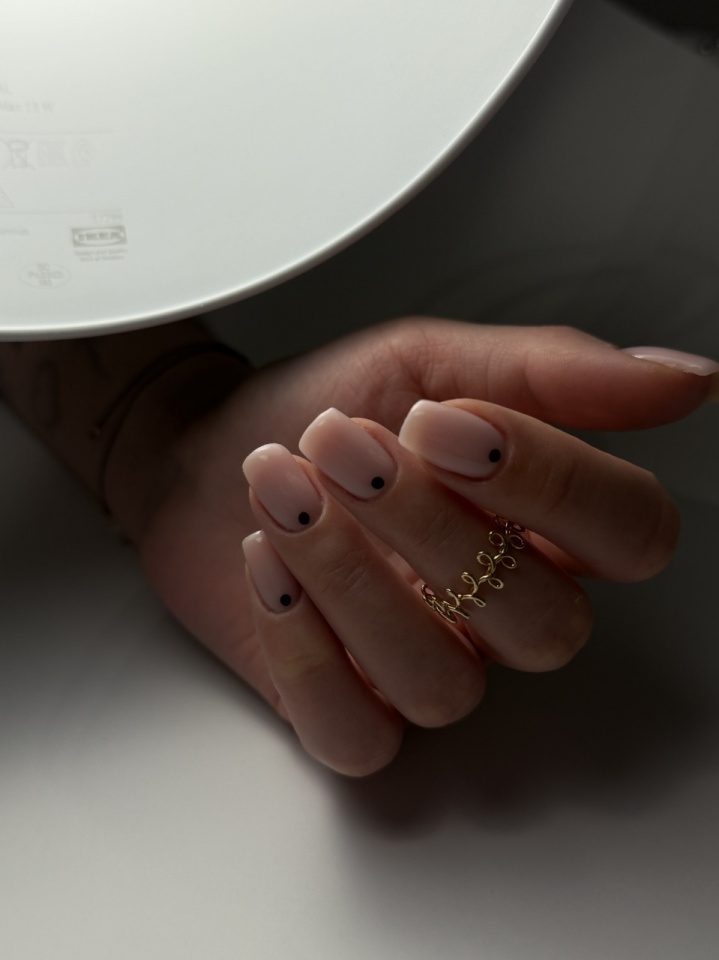 stylizacja paznokci, paznokcie żelowe, paznokcie hybrydowe