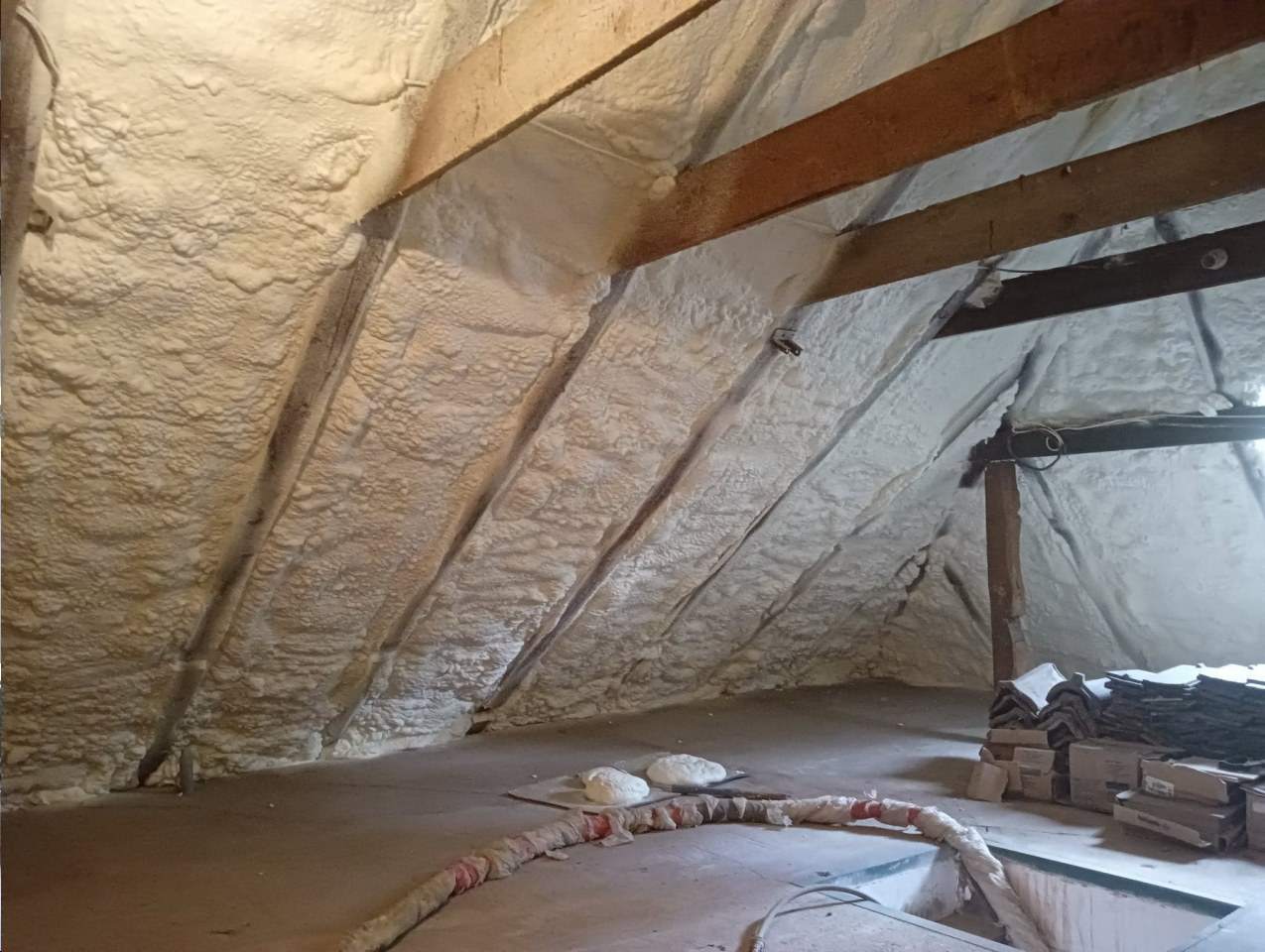 ocieplanie poddasza pianą PUR