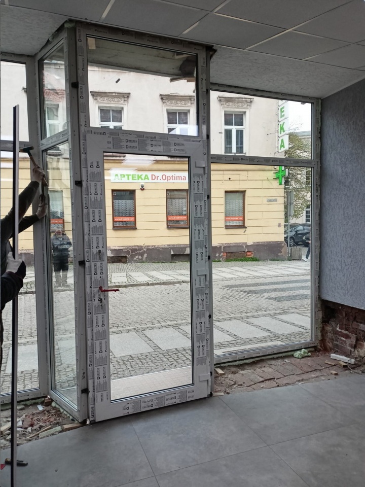 montaż okien, instalacja okien dachowych, okna pvc montaż