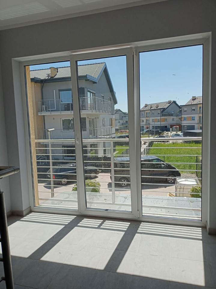 montaż okien, instalacja okien dachowych, okna pvc montaż