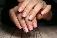 lakierowanie paznokci