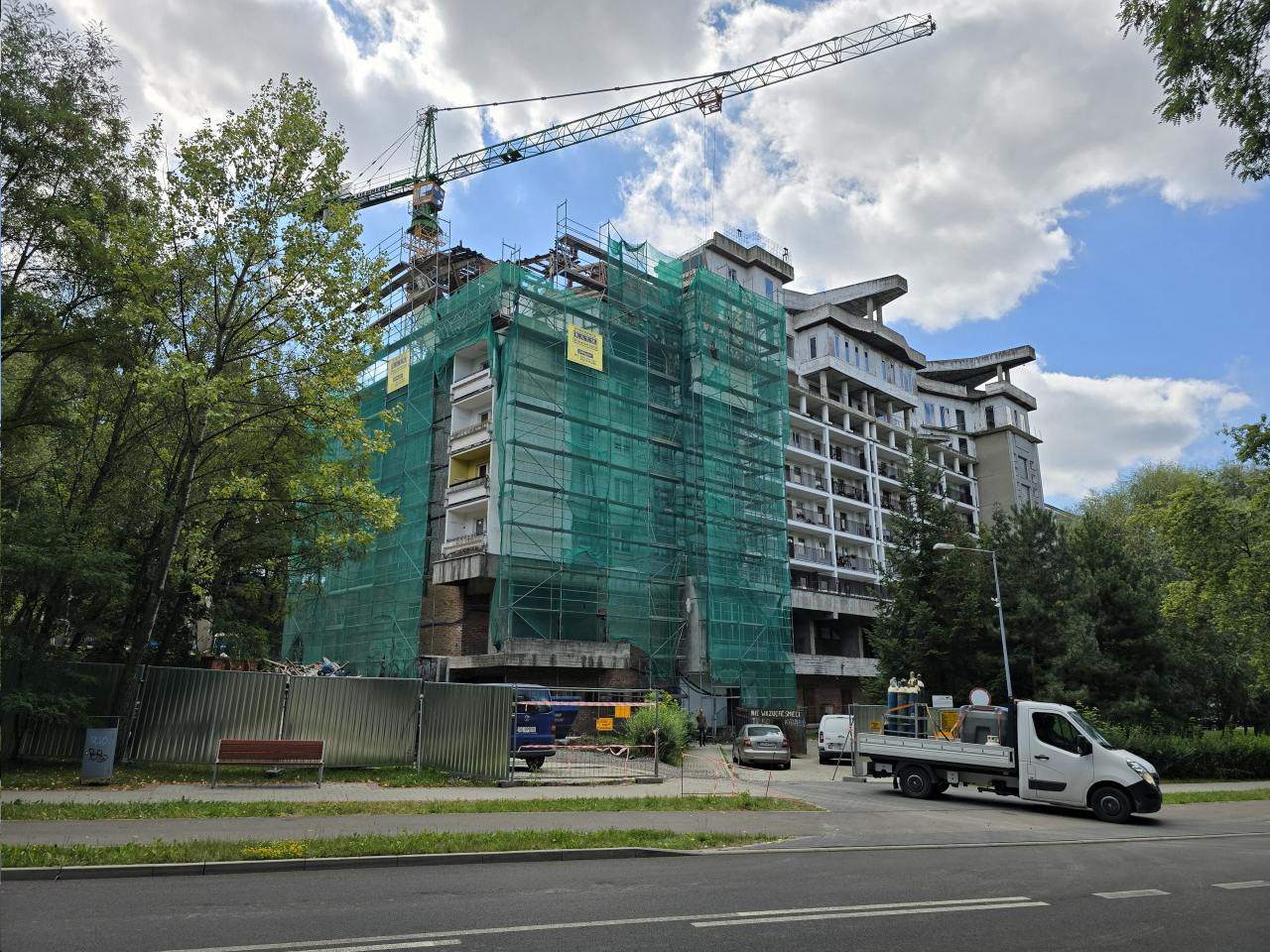 Nadzór nad rozbiórką nadbudowy budynku mieszkalnego w Jastrzębiu Zdroju