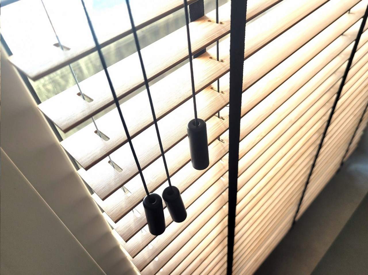 osłony okienne, dekoracje okienne, dekoracje ścienne