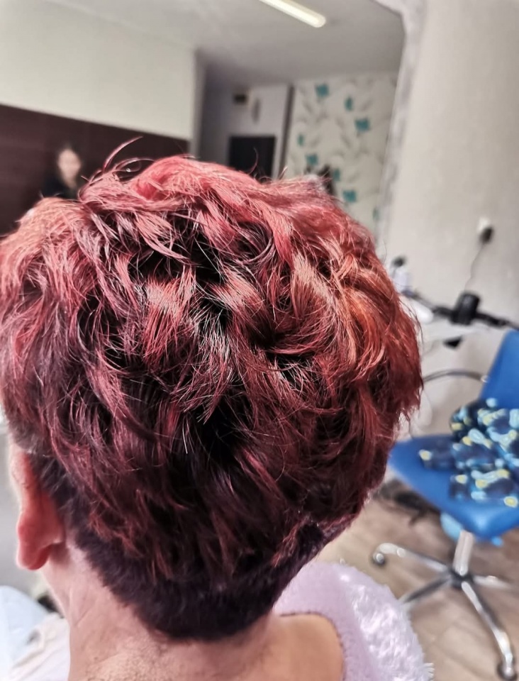 fryzjer, koloryzacja włosów, upięcia włosów