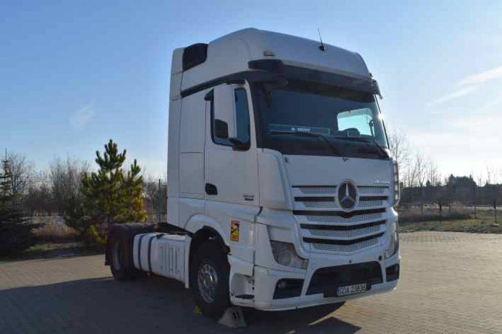 leasing Mercedes-Benz Actros 1842