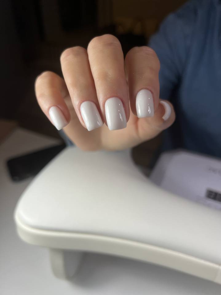 manicure hybrydowy