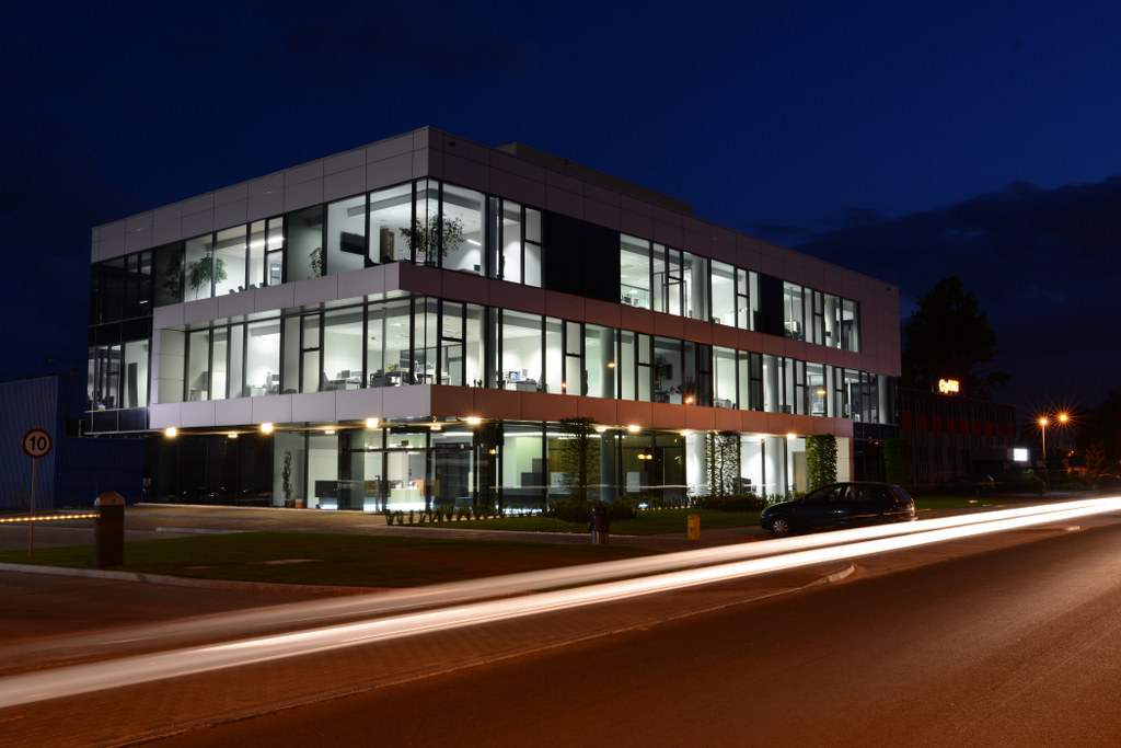 nieruchomości kupno sprzedaż wynajem