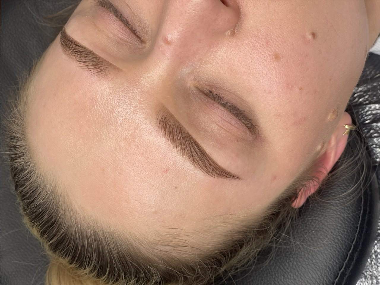 stylizacja brwi, stylizacja rzęs