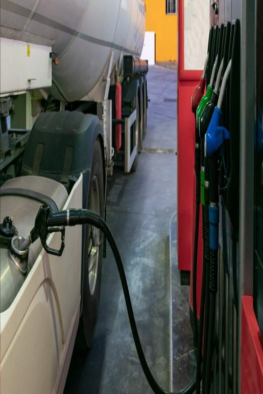 hurtowa sprzedaż paliw płynnych