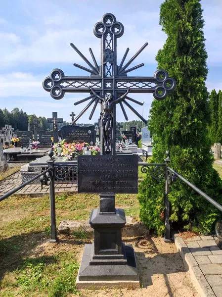 nagrobek-hieronima-1