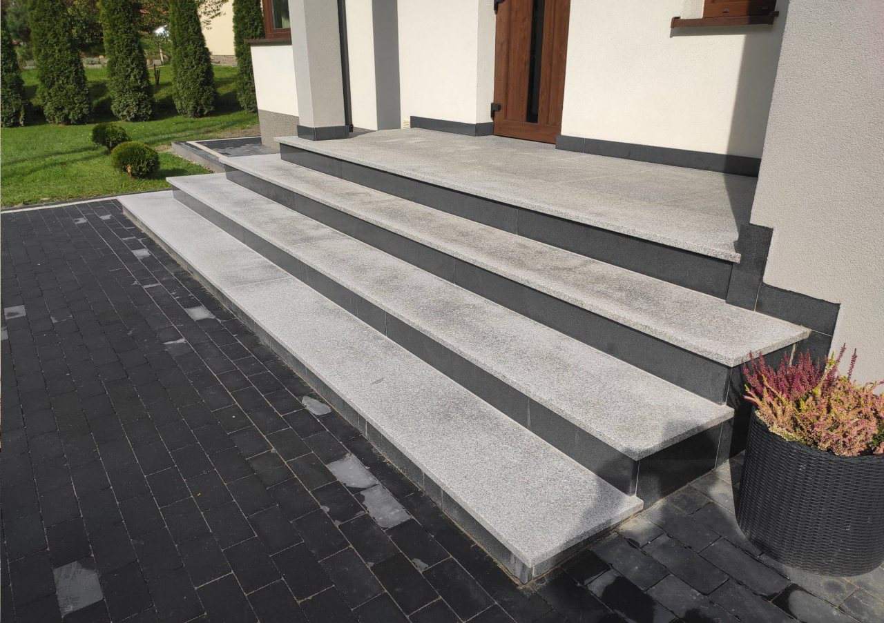 parapety granitowe