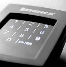 siłowniki i automatyczne napędy do bram