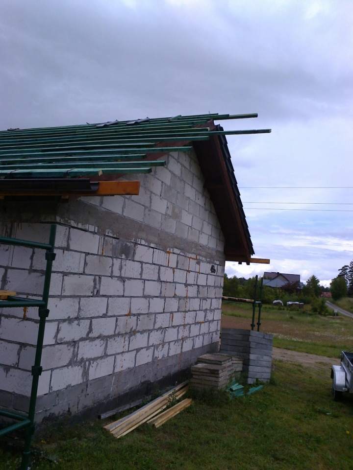 dach w trakcie budowy