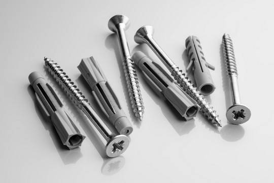 sprzedaż artykułów metalowych