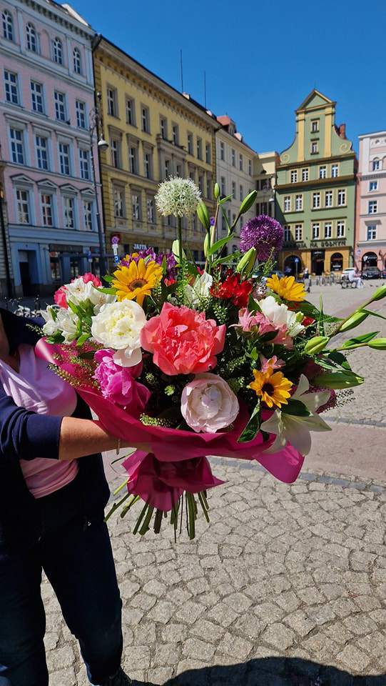 kwiaciarnia, bukiety, boxy kwiatowe, wiązanki