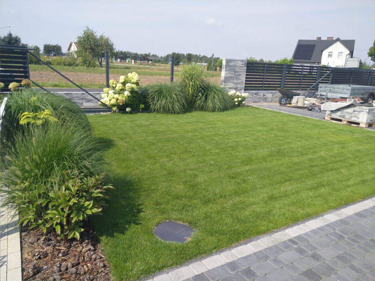 zakładanie trawników