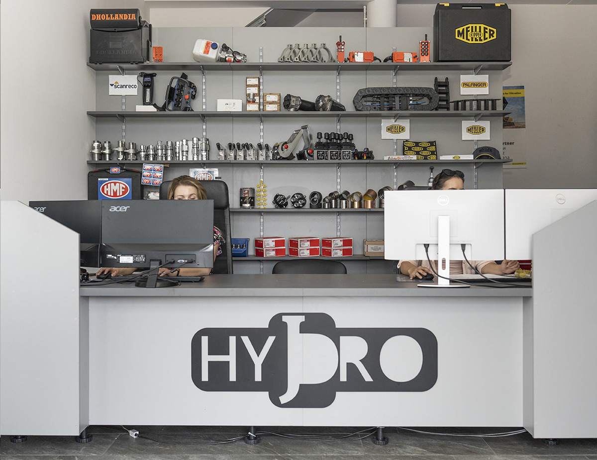 sprzedaż urządzeń hydraulicznych