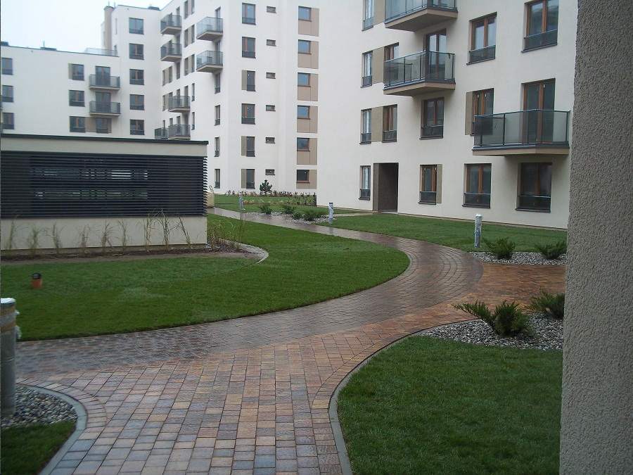 budowa placów wielkopowierzchniowych