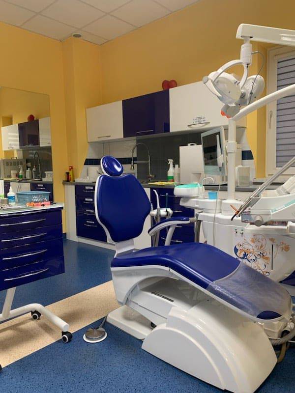 usuwanie kamienia nazębnego