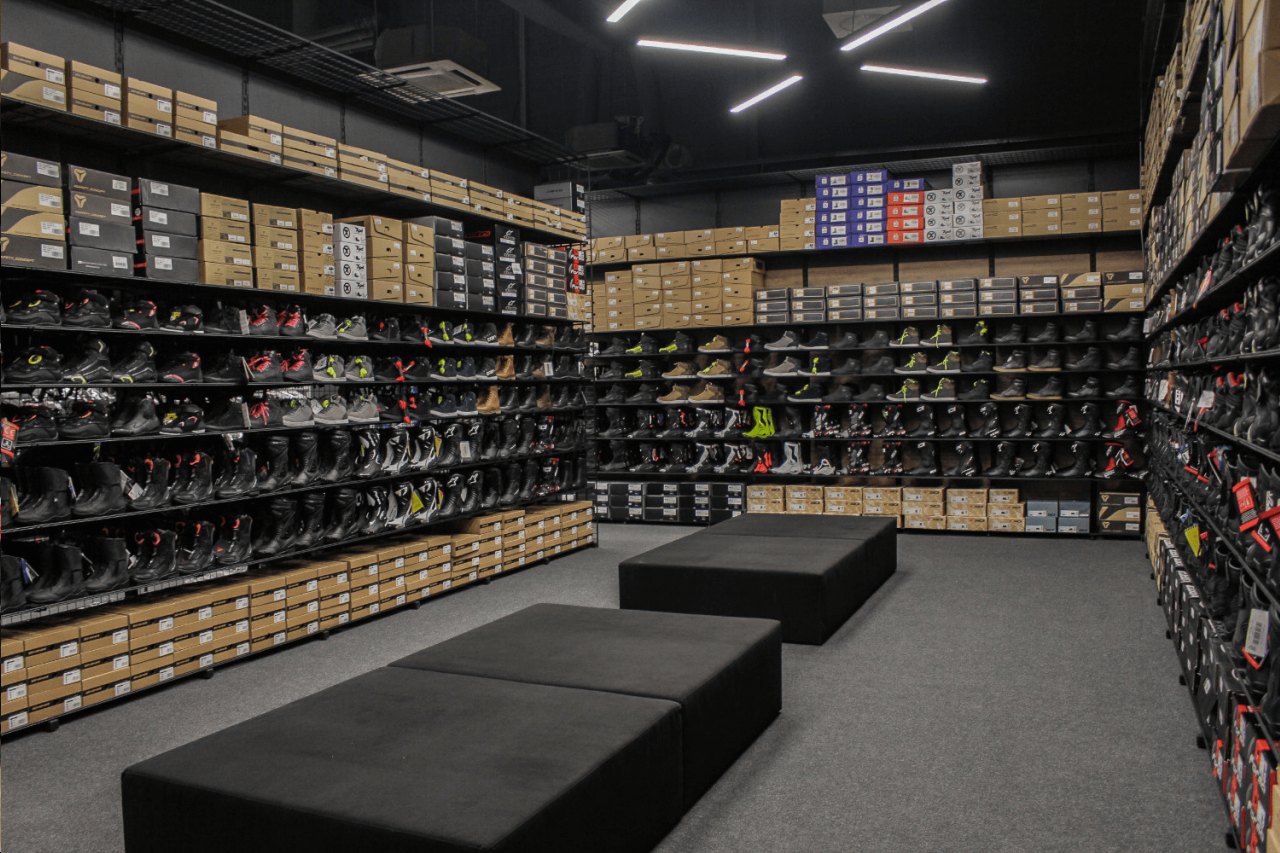 sklep motocyklowy, odzież, kaski