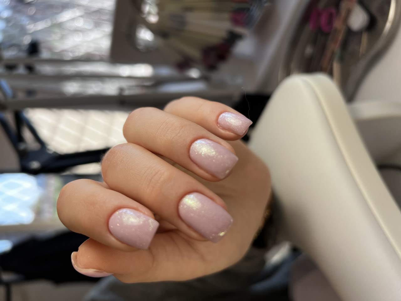 manicure hybrydowy