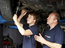 mechanicy samochodowi