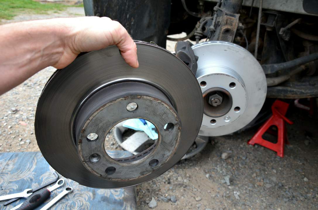 wymiana klocków hamulcowych