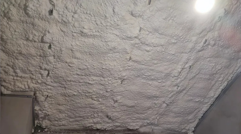 ocieplanie natryskowe