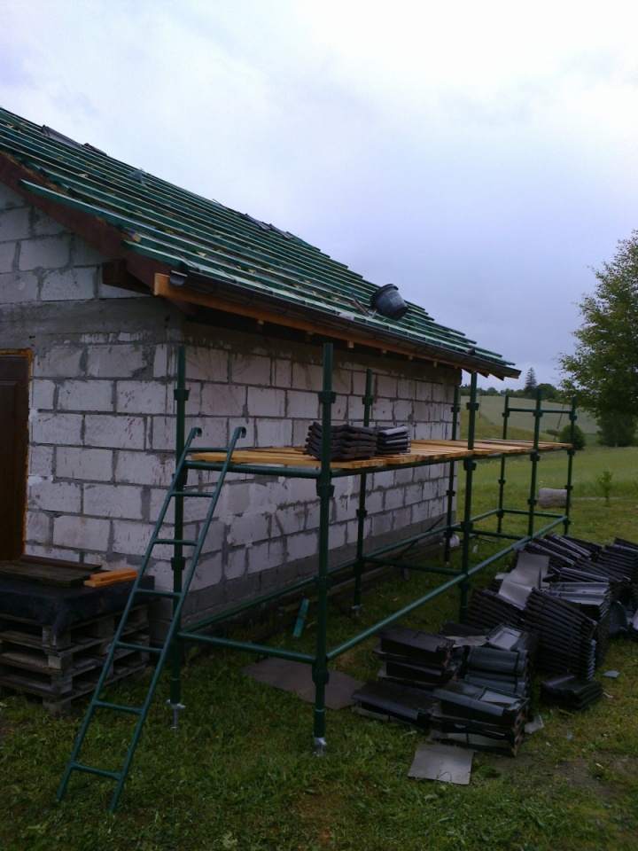 dach w trakcie budowy