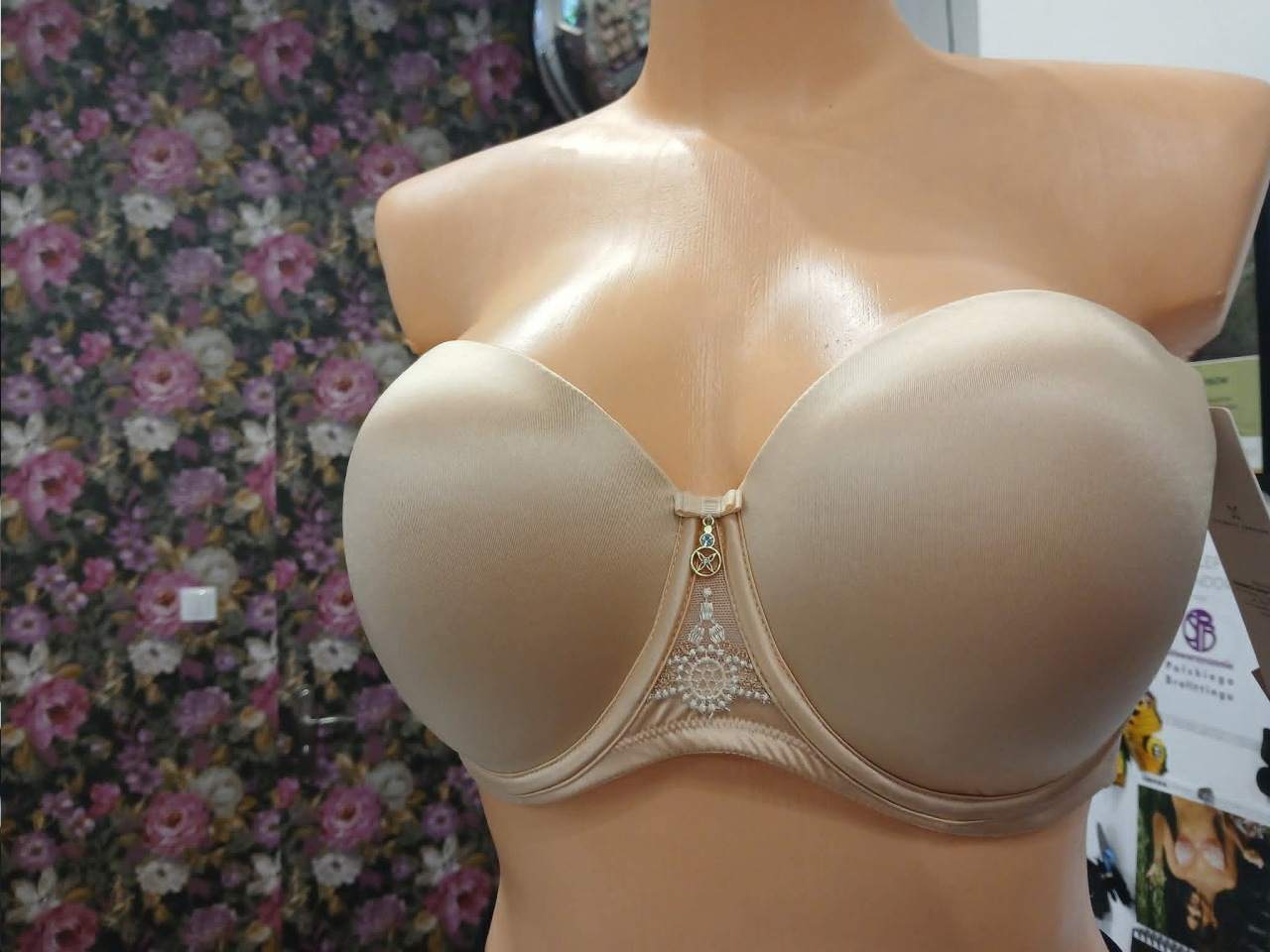 dopasowanie biustonosza