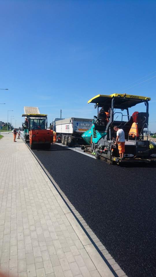 nawierzchnie z kostki brukowej betonowej i kamiennej