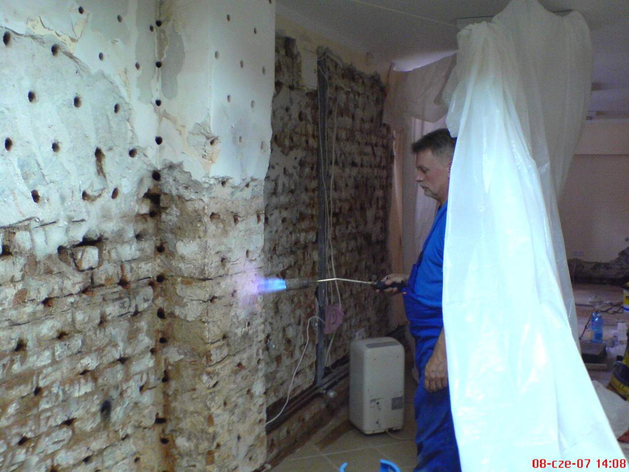 sprawdzanie wilgoci budynków