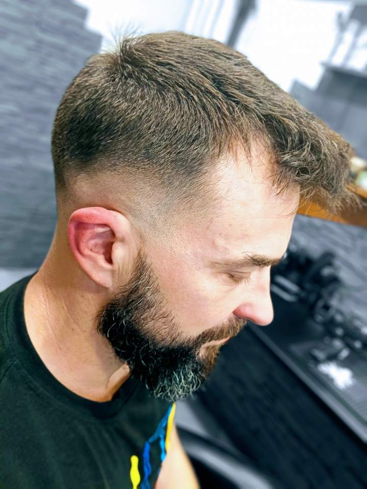 fryzjerzy dziecięcy z doświadczeniem