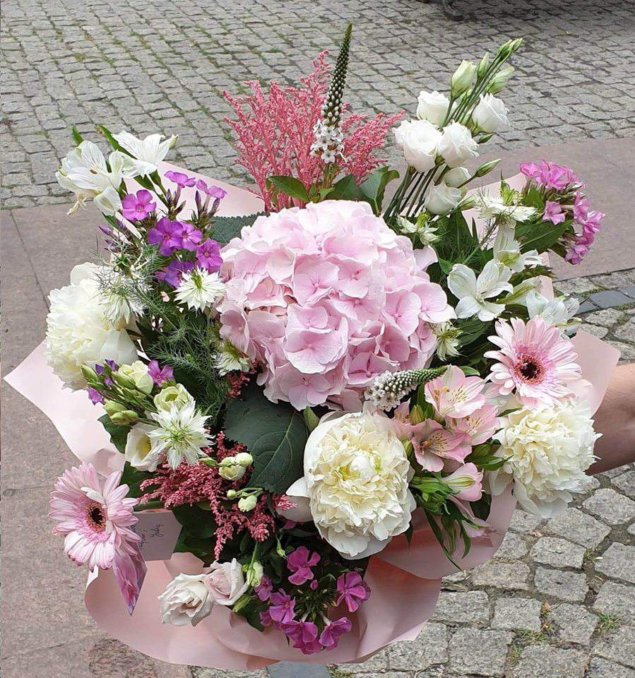 kwiaciarnia, bukiety, boxy kwiatowe, wiązanki