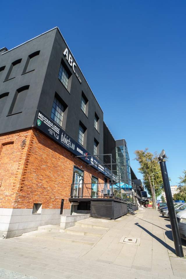 budynek centrum handlowego