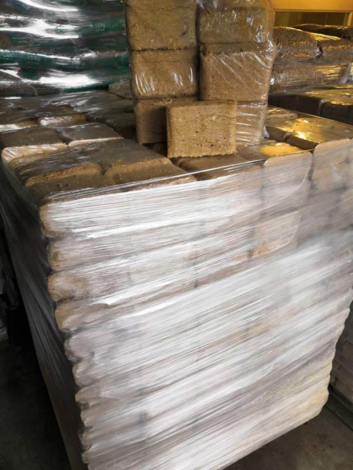 sprzedaż brykietu drzewnego