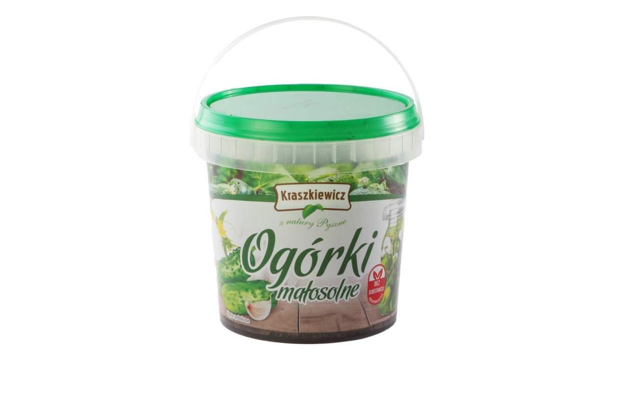 ogórki małosolne w wiaderku