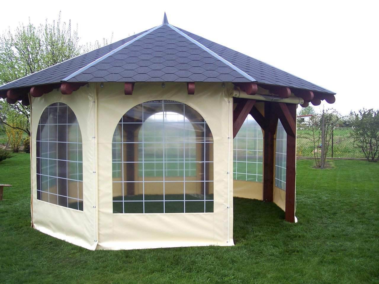 Altany ogrodowe z plandeki z szybkami