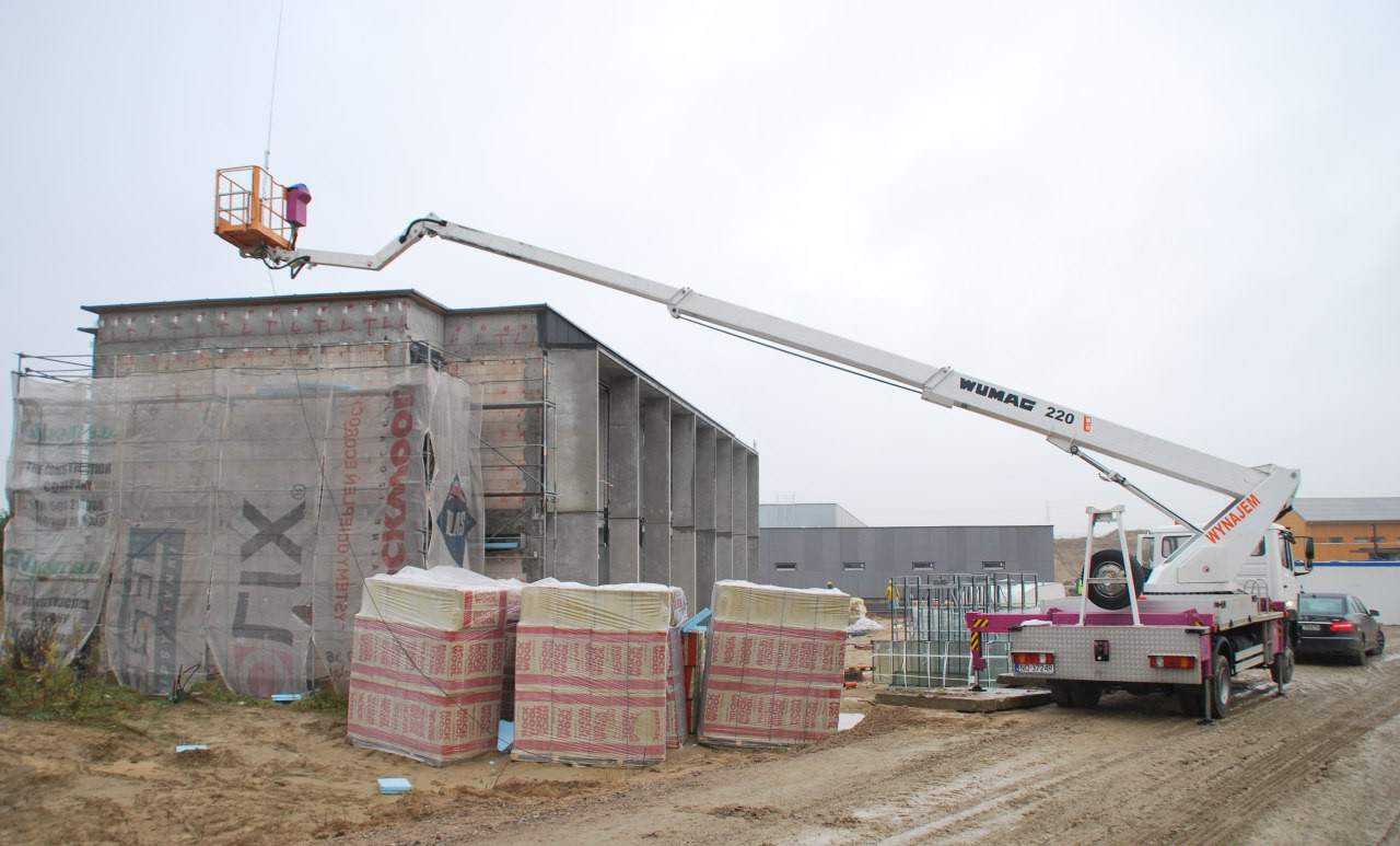 wynajem podnośnika koszowego