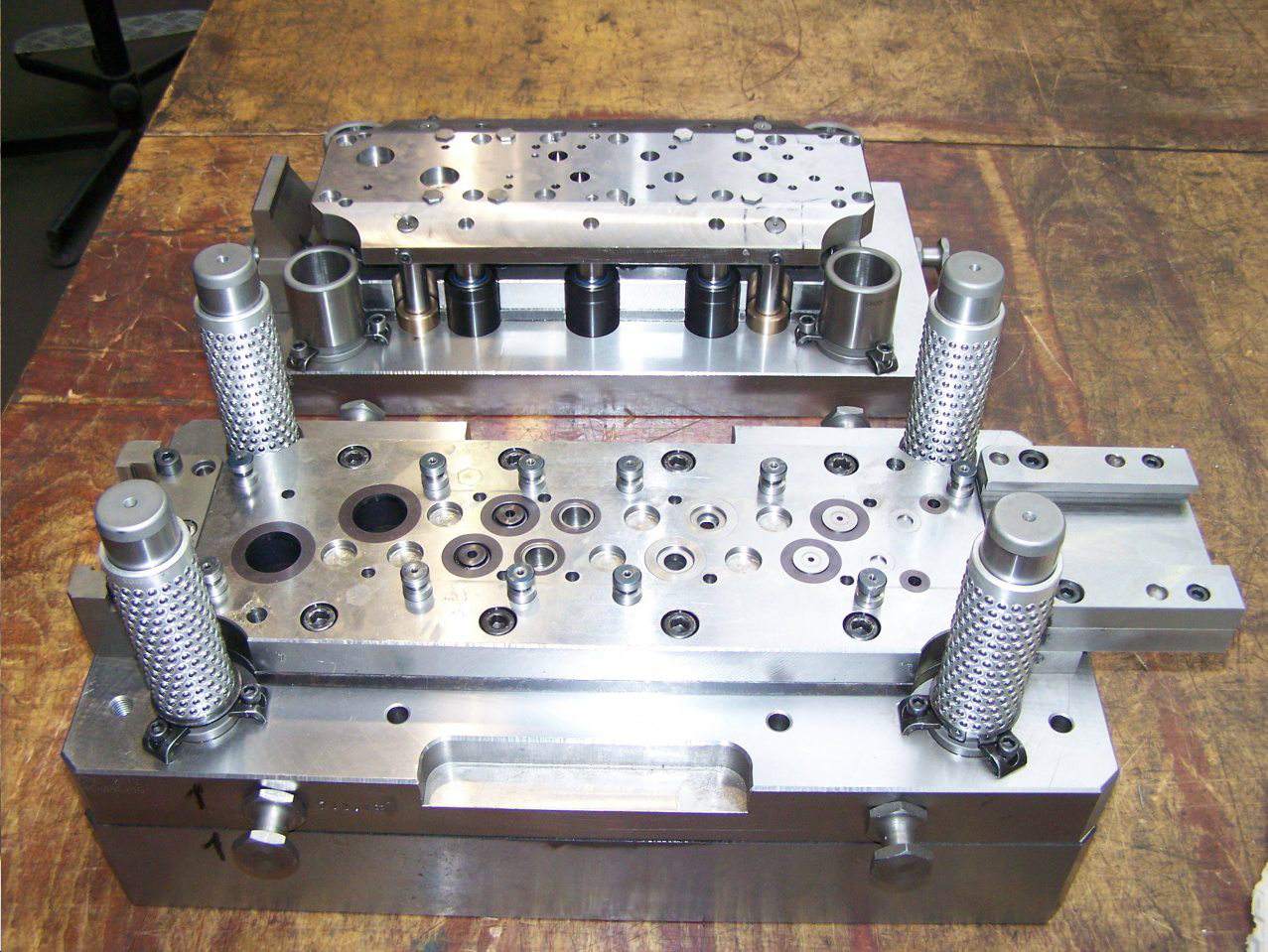 wykrojniki postępowe