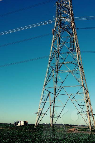 Malowanie słupów wysokiego napięcia