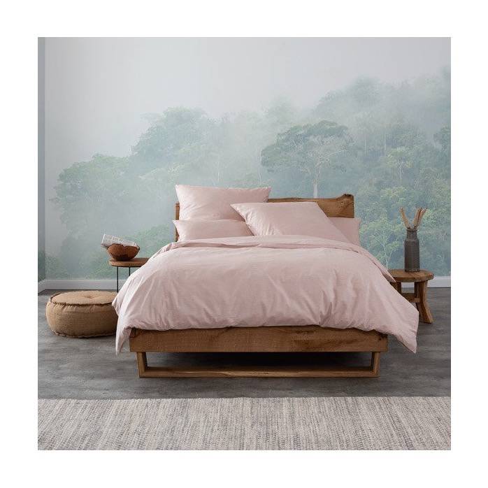 pościel na łóżku