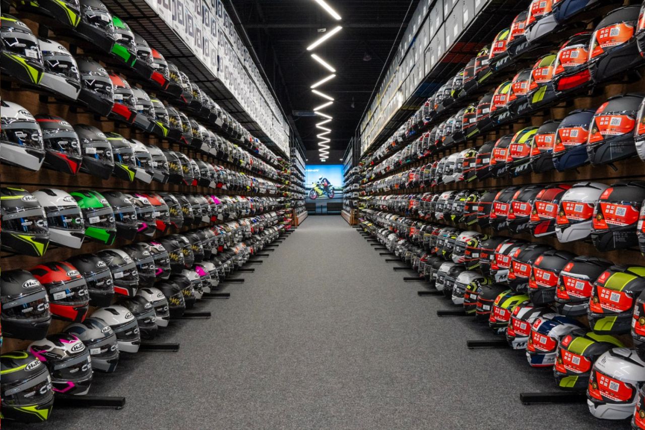 sklep motocyklowy, odzież, kaski