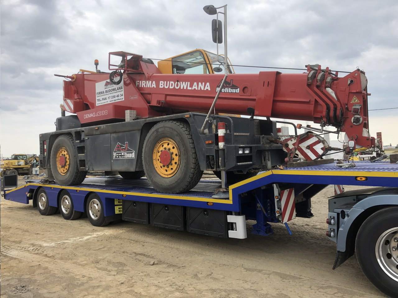 wynajem dźwigów, dźwigi samochodowe