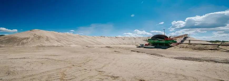 Anmar Phu Mariusz Poliński