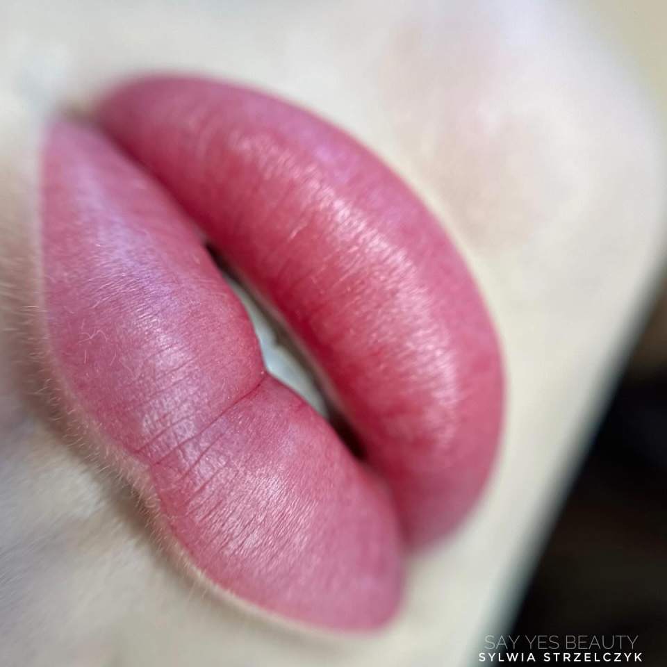 makijaż permanentny ust