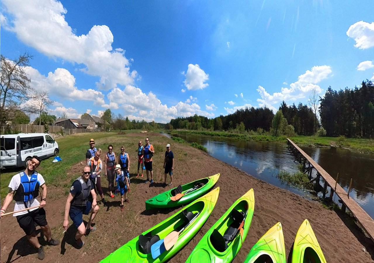spływ kajakami rzeką