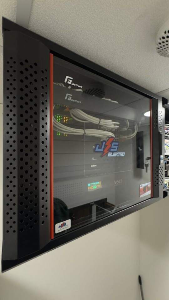 montaż instalacji elektrycznych